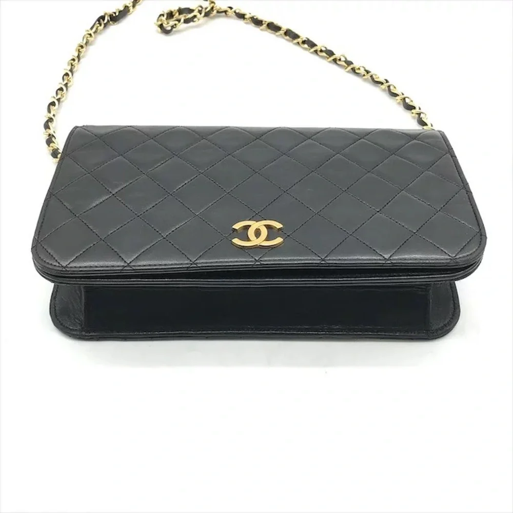 Authentic CHANEL classic single flap lambskin quilted shoulder bag